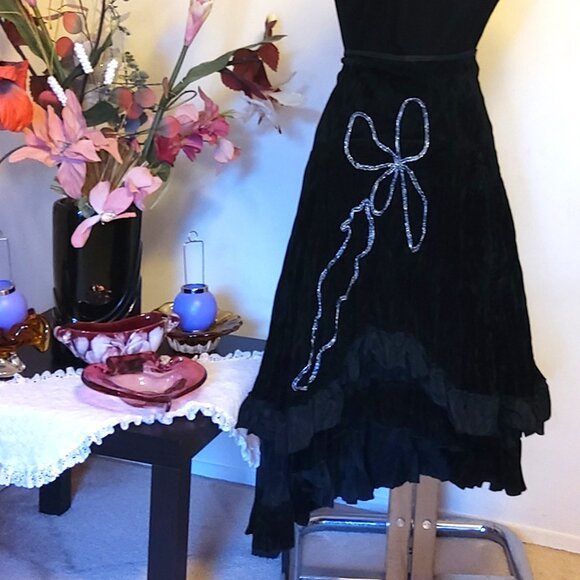 NWT Unique Designed Black Tiered Ruffle Midi Lined Skirt Lightweight M - Picture 2 of 6